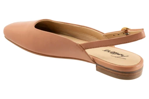 Trotters Holly