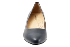 Trotters Kari